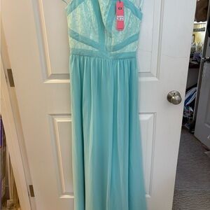 SALE! 🔥NWT- Elegant Mint Lace Overlay Gown, size 4